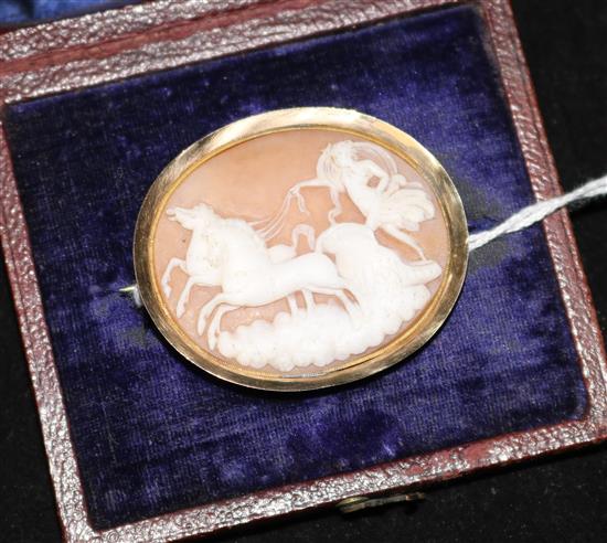 A French 18ct gold mounted cameo brooch, 1.5in.